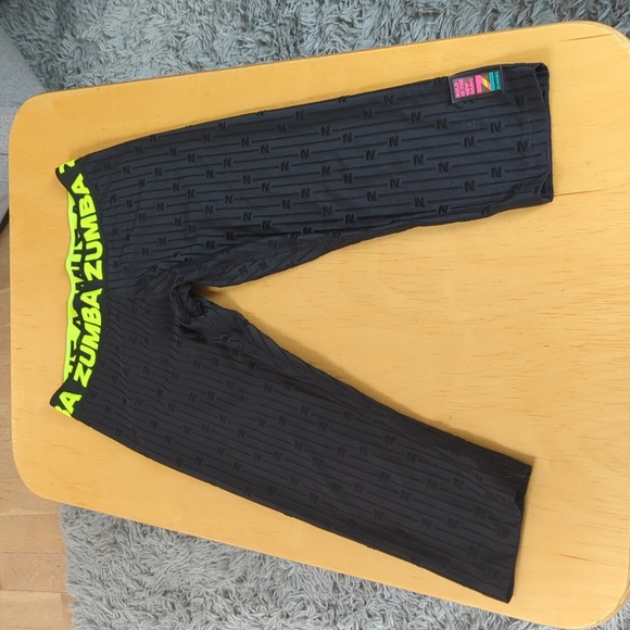 Knee length Zumba brand legginga - Picture 1 of 4